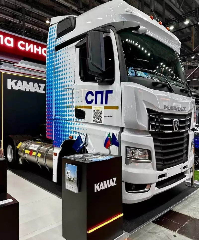 460 сил и запас хода на 1600 км — КАМАЗ показал новую версию тягача