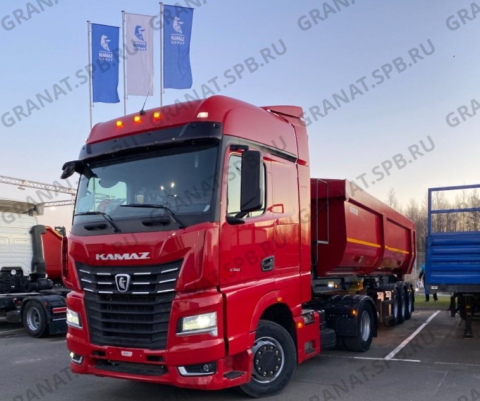 Седельный тягач KAMAZ 54901-70018-CА (М1946) для буксировки полуприцепов для опасных грузов