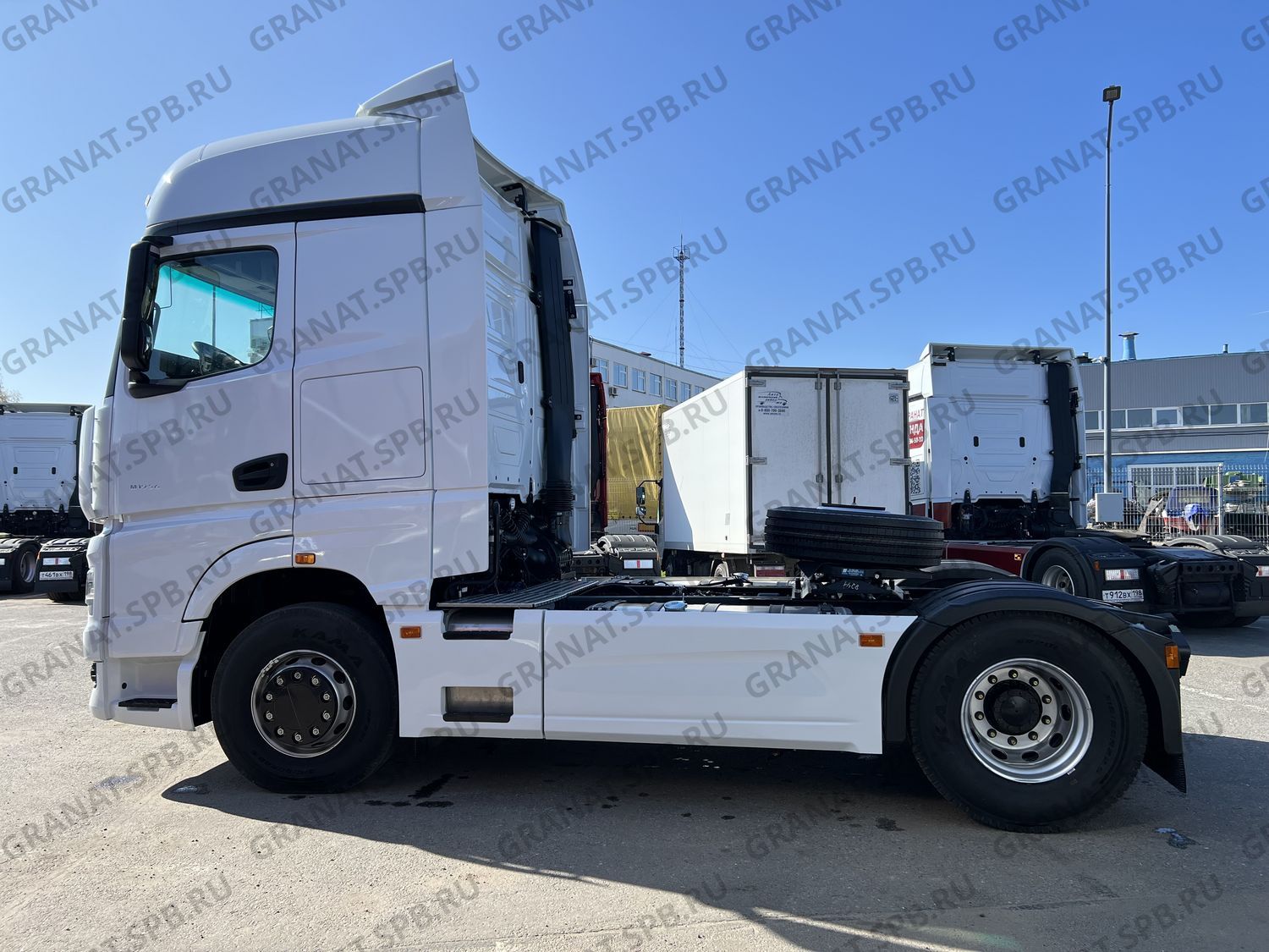 Седельный тягач КАМАЗ-54901-70011-АА (M1956, HIGH TECH) 4х2 ADAS