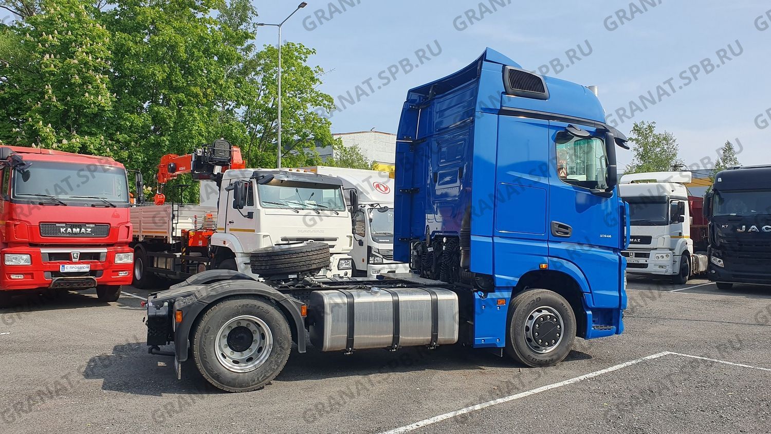 Седельный тягач KAMAZ 54901-70004-CA (М1946) с автоматизир. КПП Fast Gear, пер. и зад. мост HDZ