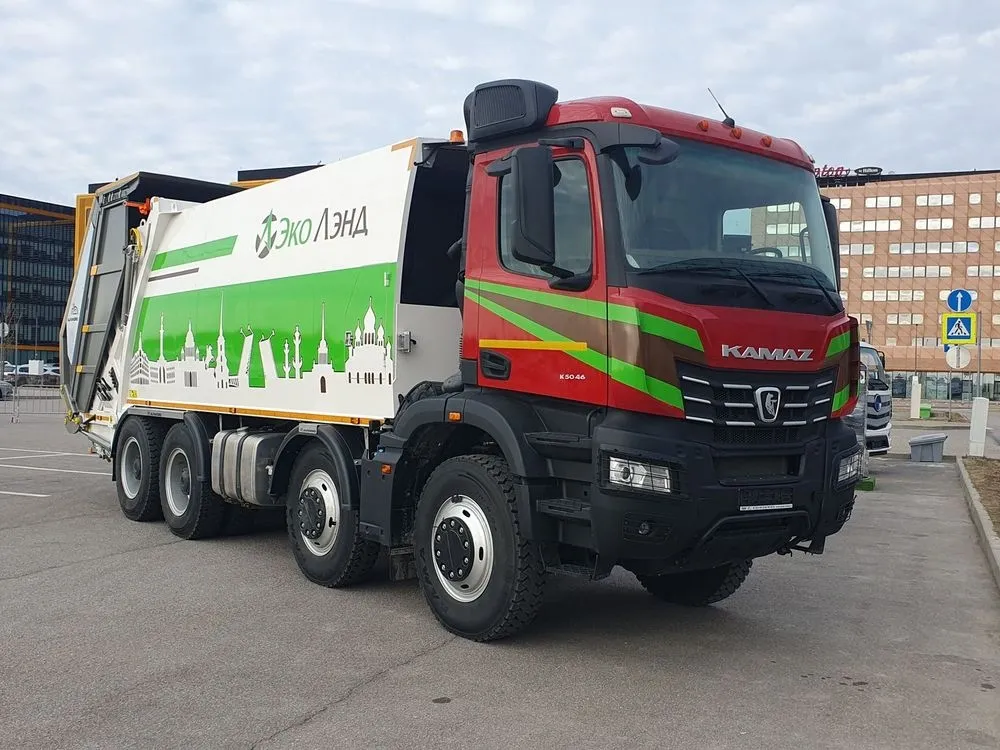 Мусоровоз с задней загрузкой ALFANORD KGH25-KP с откидной мусороприёмной ванной на базе КАМАЗ-65951