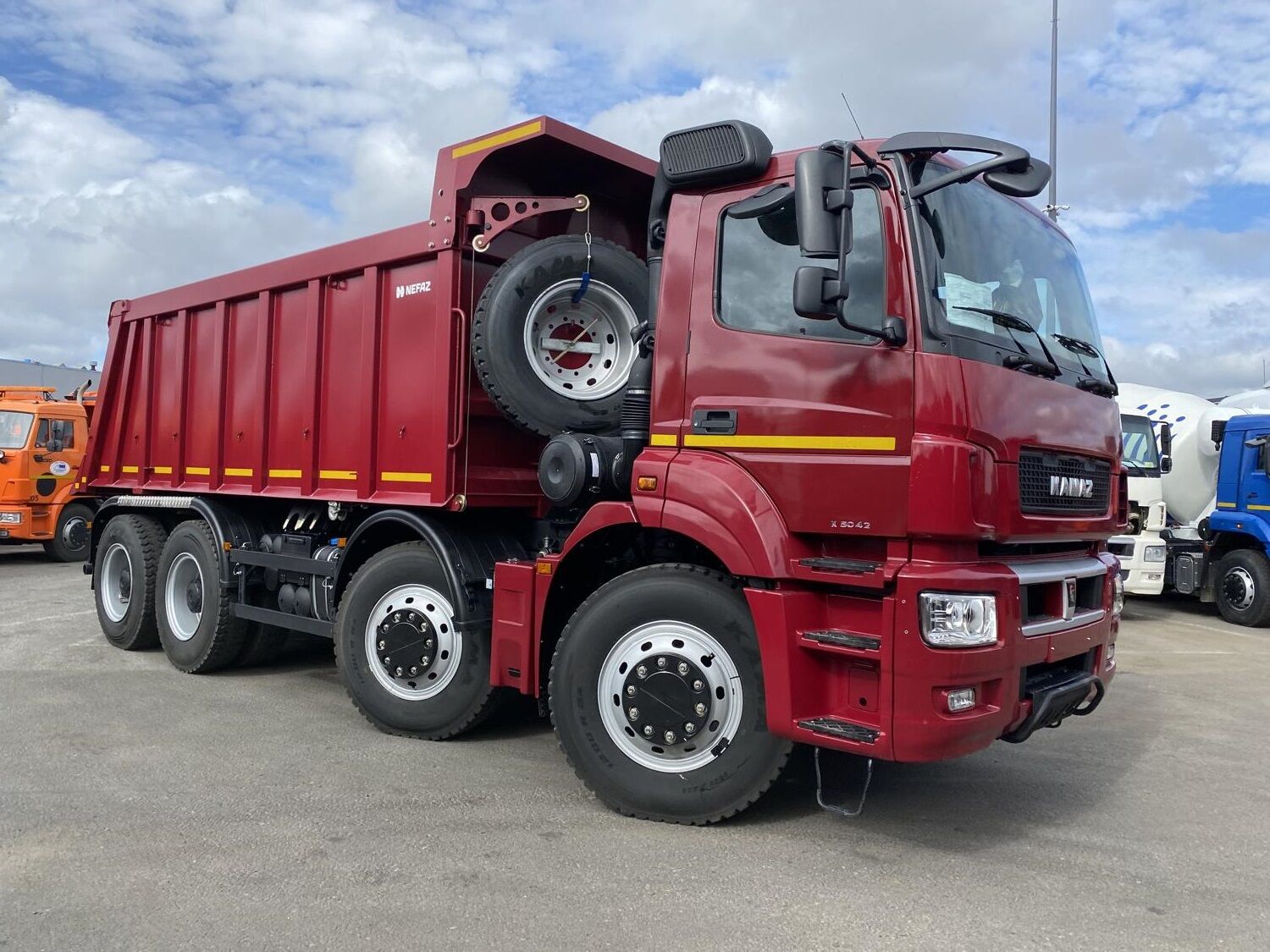 самосвал КАМАЗ 65801-001-68(T5) 8x4