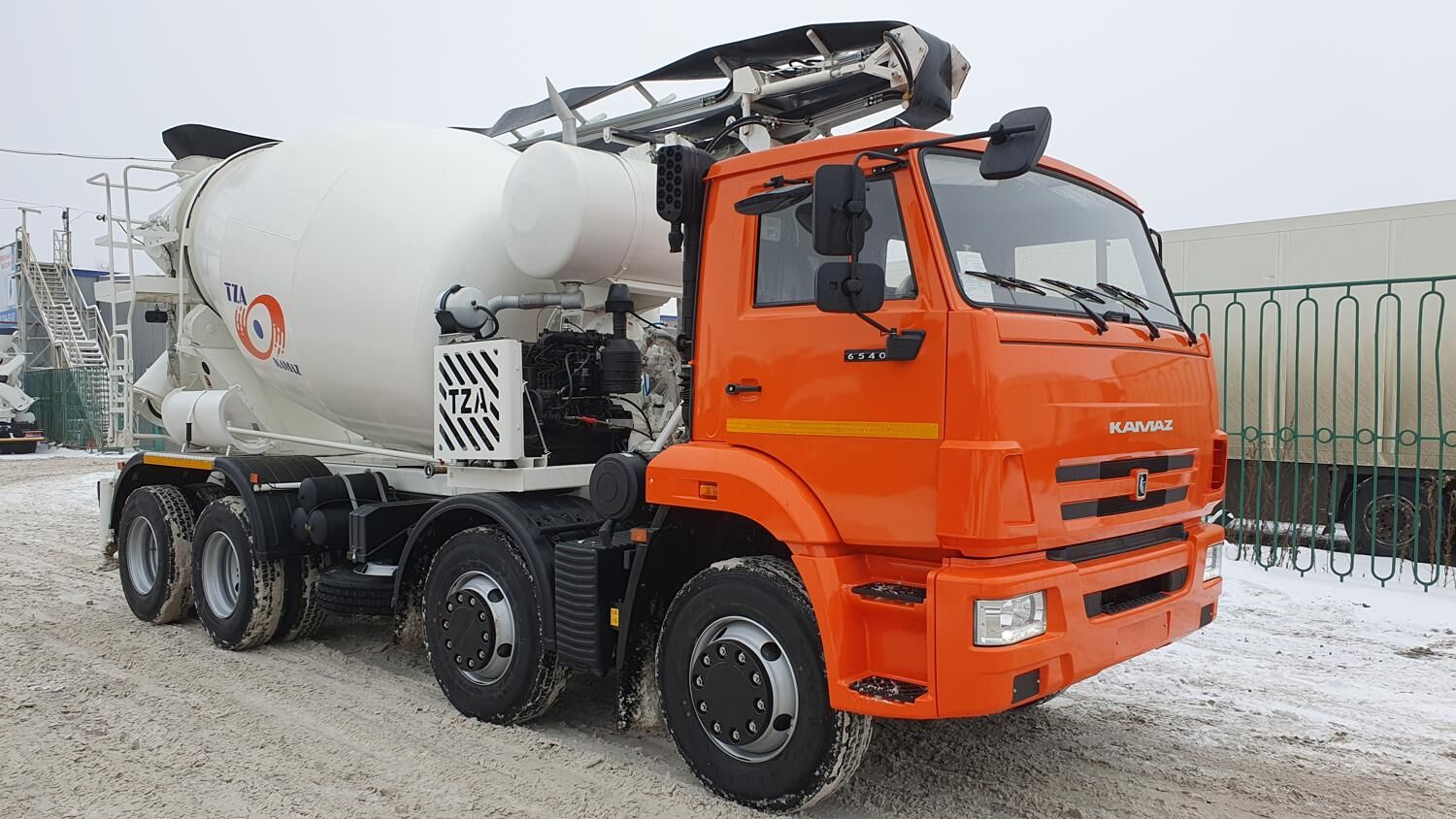 Автобетоносмеситель 5814Y9K12 на шасси КАМАЗ 6540-3911-48(A5), 9 куб. с транспортерной лентой К-12
