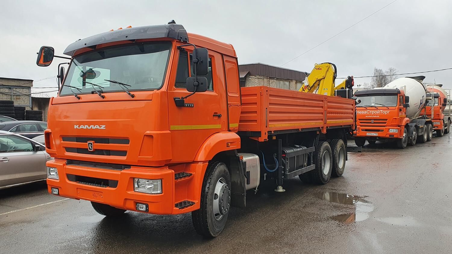 Бортовой КАМАЗ 65115-48 с КМУ HYVA HB230 на заднем свесе