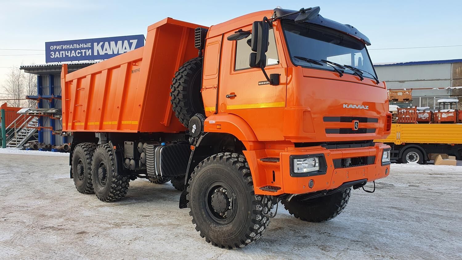 Самосвал КАМАЗ 65222-7012-53 с задней разгрузкой