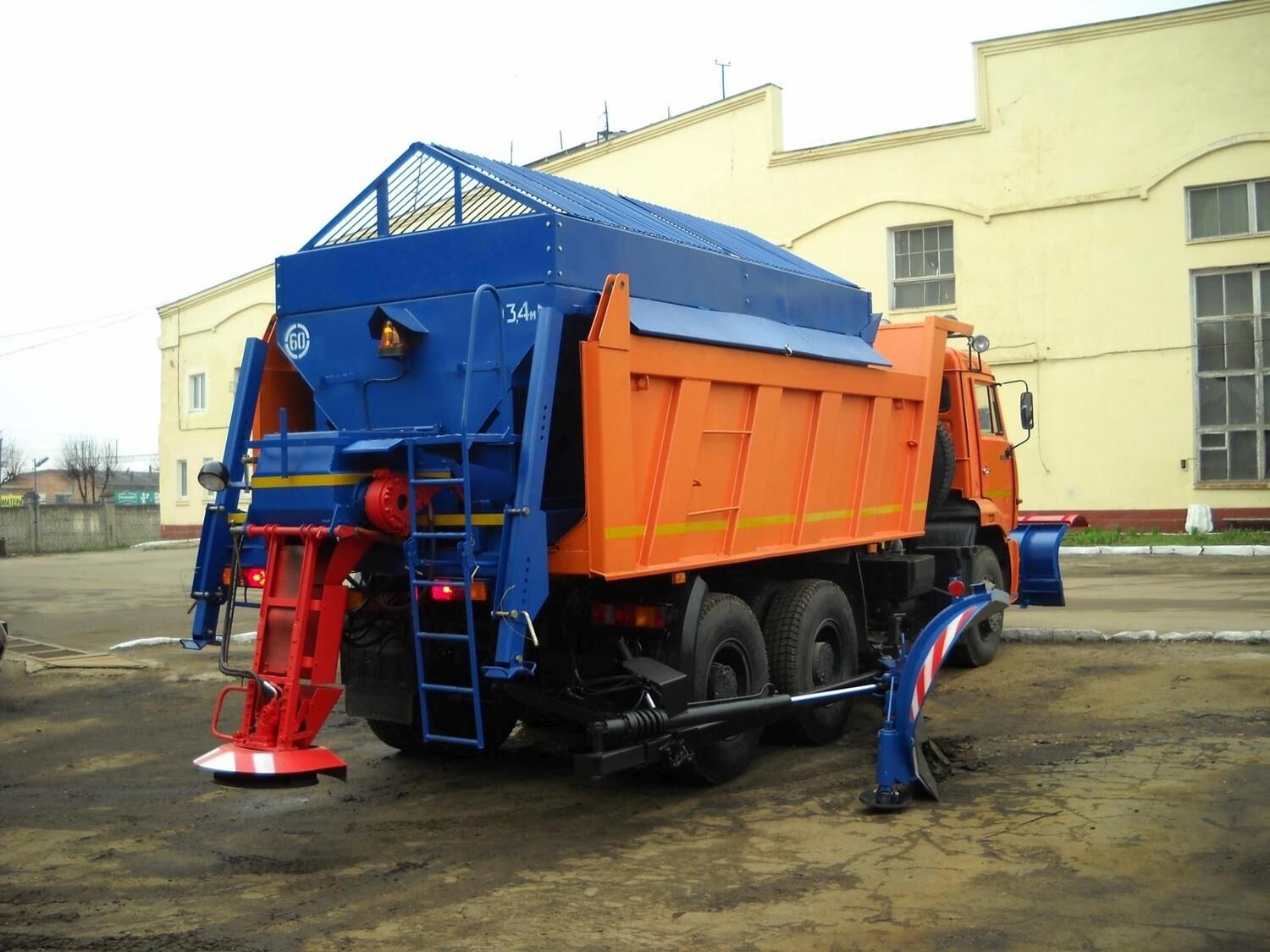 КДМ-7881010 на с.КамАЗ-6520-53 (ПС (сталь 09Г2С V=10,5 м3), Поворотный отвал, Боковой отвал)