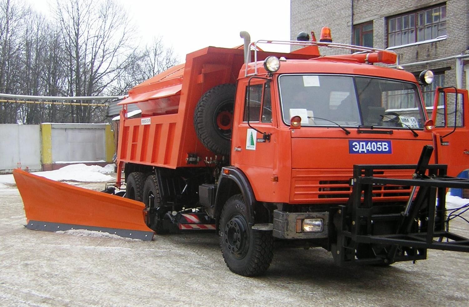 ЭД-405В на ш.65115-48 (Самосв.кузов, ПС сталь 09Г2С, V=8 м3, Перед.отвал,Средний нож, Боковой отвал)