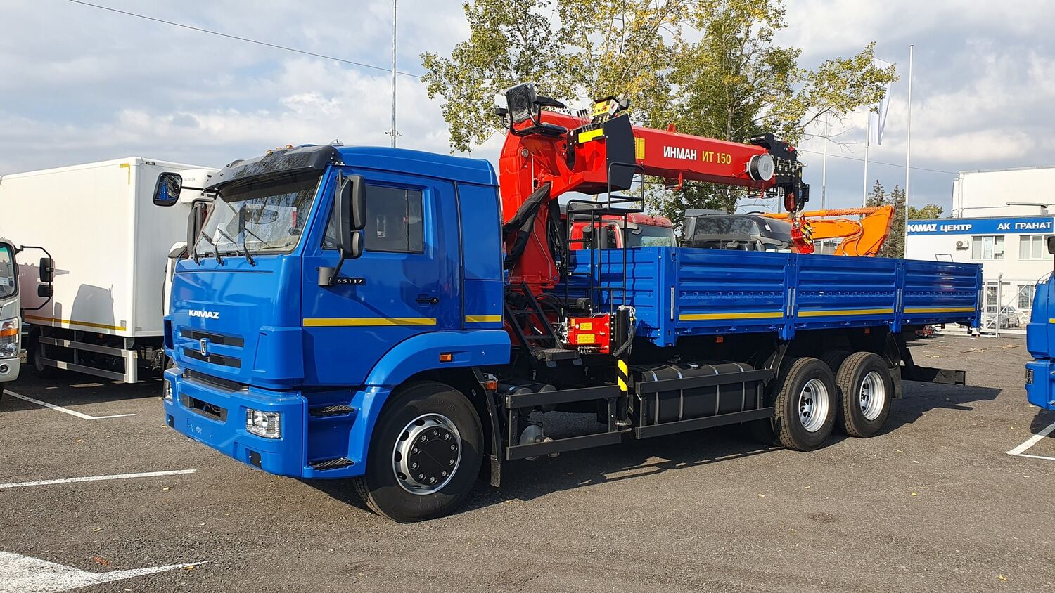бортовой КАМАЗ 65117-4010-48 (рестайлинг-2) с КМУ ИНМАН ИТ-150 без доп.опор