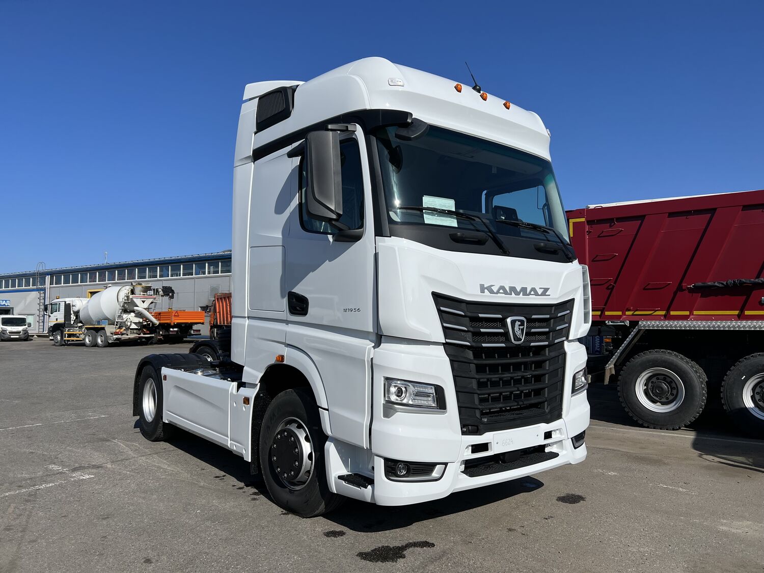 cедельный тягач КАМАЗ-54901-70011-АА (M1956, HIGH TECH) 4х2 ADAS