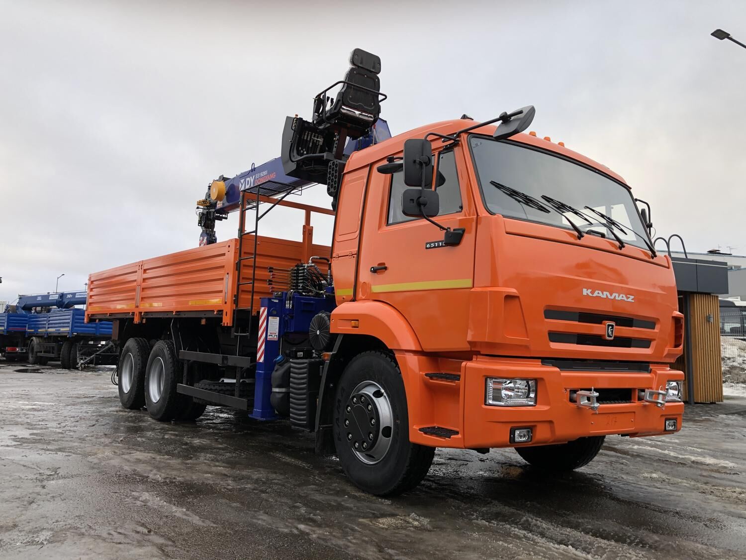 Бортовой КАМАЗ 65115-3094-50 с КМУ DONGYANG DY SS 1926