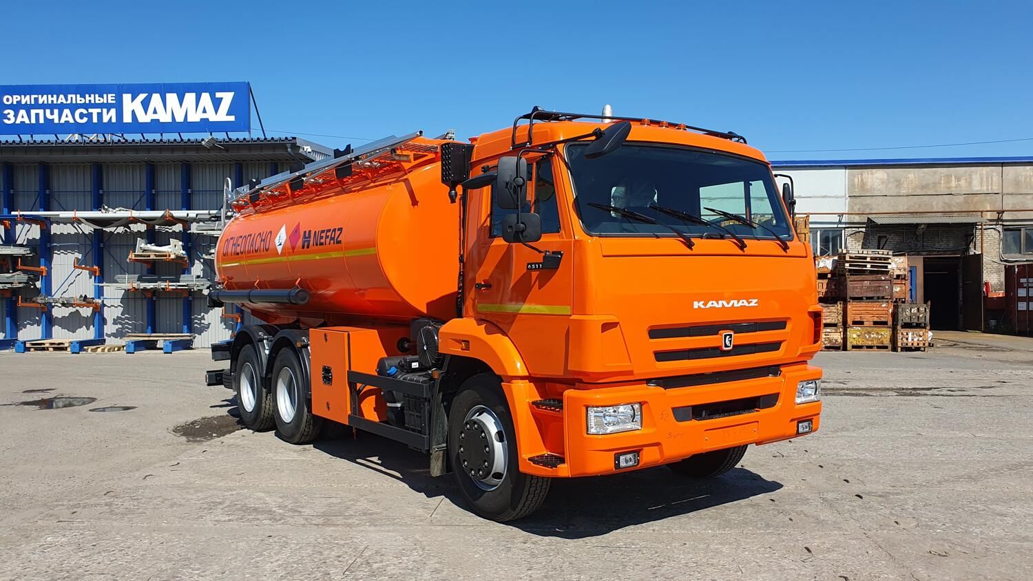 автотопливозаправщик НЕФАЗ 66052-0002313-А5 (16 куб.м., 3 отсек) на шасси КАМАЗ-65115