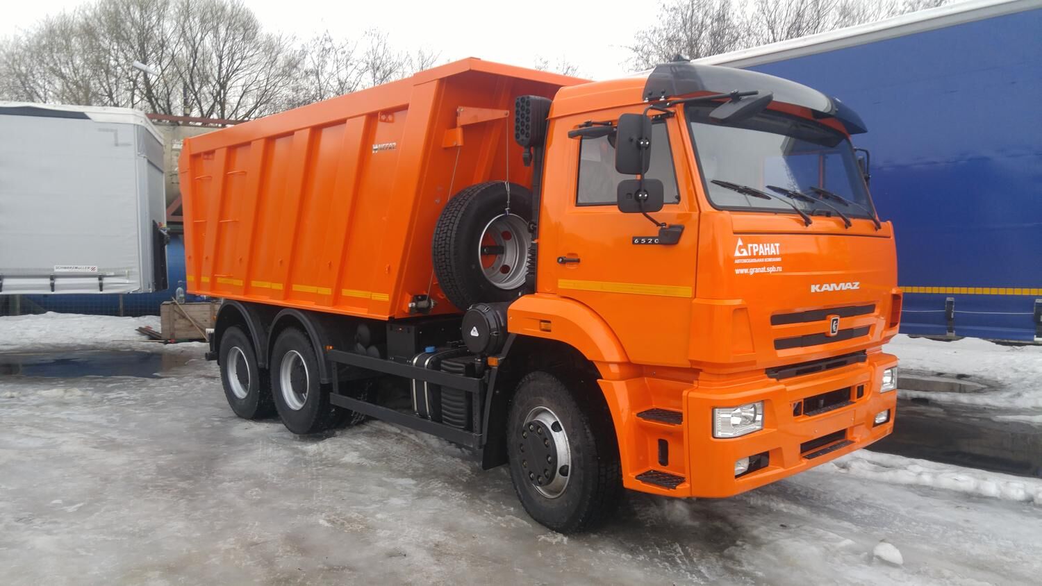 самосвал КАМАЗ 6520-4026012-53 с задней разгрузкой, пакет Юг