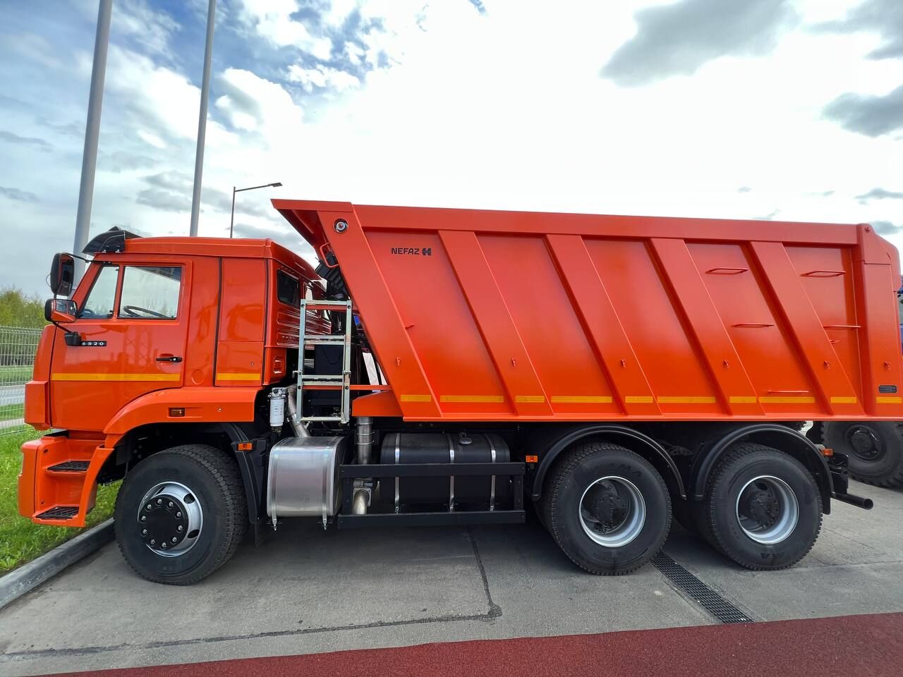 самосвал КАМАЗ 6520-5026041-53 с задней разгрузкой, пакет Юг