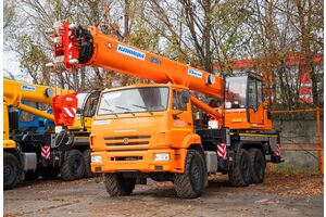 кран автомобильный КЛИНЦЫ КС-55713-5К-4В; г/п 25 т, длина стрелы 33 м; шасси 43118 6х6