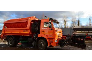 КДМ-7881050 на с.53605 (ПС сталь 09Г2С,V=6 м3, Передний отвал, Средняя щетка)