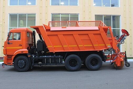 КДМ-7881021 на с.65115-48 (ПС сталь 09Г2С, V=8,5 м3, Задняя щетка)
