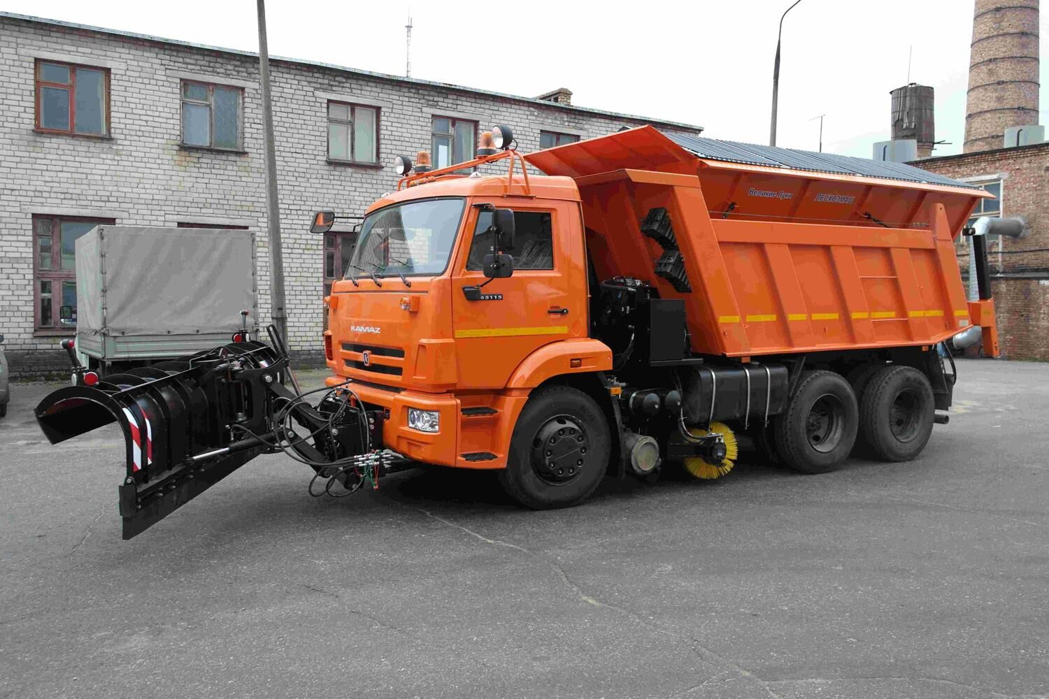 ЭД-405А1 на с.65115-50 (ПС сталь 09Г2С, V=8 м3, Передний отвал, Средняя щетка)