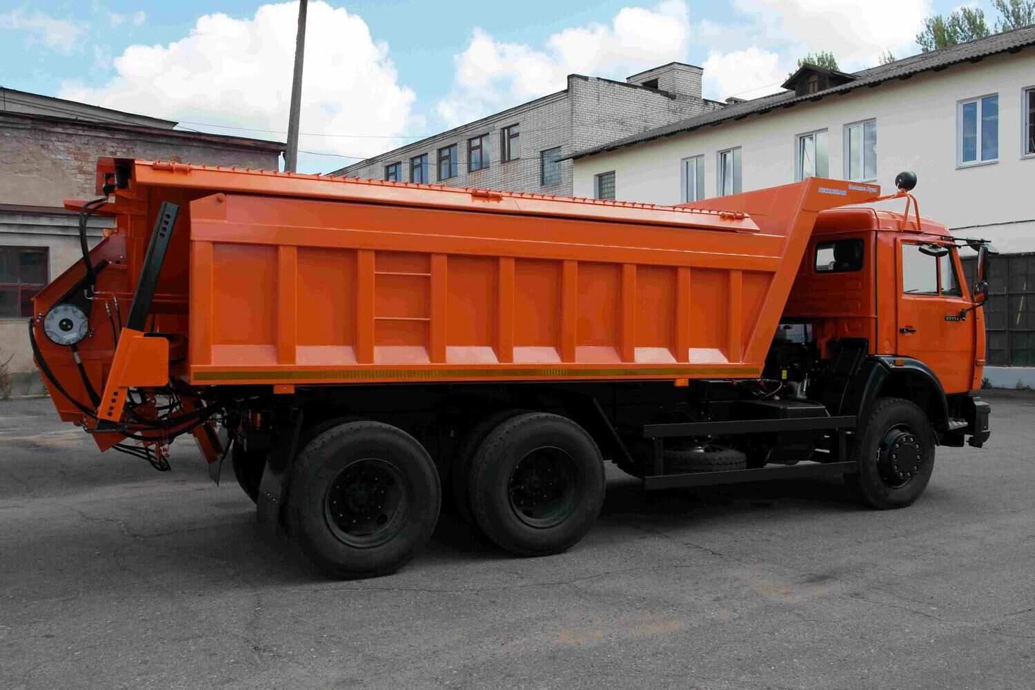 КДМ-650-04 на ш.65115-48 (Самосвальный кузов, ПС сталь 09Г2С, V=8 м3)