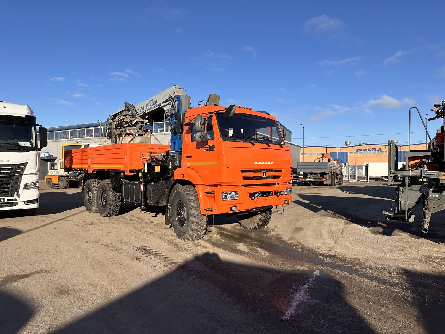 бортовой а/м КАМАЗ 43118-73094-50 с КМУ ГАЛИЧ-150 + БУР 450 мм + серт. люлька с ДУ