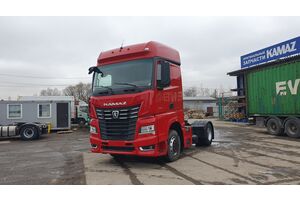 седельный тягач KAMAZ 54901-70028-CА (М1946) для буксировки полуприцепов для опасных грузов