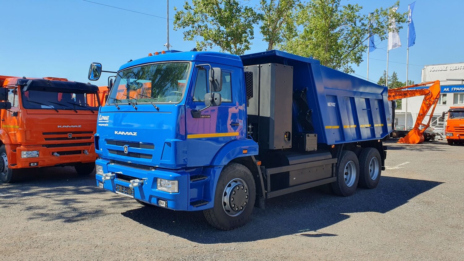 самосвал 6х4, г/п 14,40 тн, дв. дв. газов. 820.92-300, КП ZF9, 10м3, МКБ, МОБ, ГБО ГБО 9х80 + 4х80